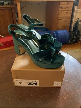J. Crew Teal Green Velvet Platform Slingback Heels never worn, only tried on